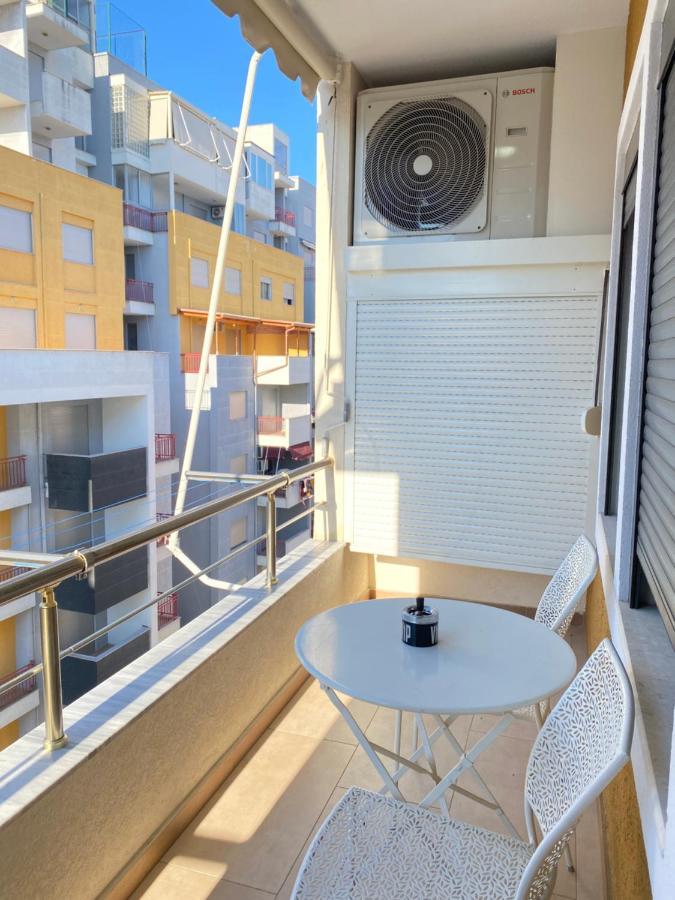 Comfort Apartament, Near The Beach Durrës Exteriör bild